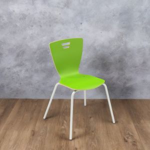 Sedia in compensato piegato con telaio metallico