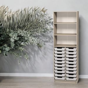 Armadio con contenitori per lo stoccaggio